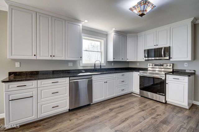 264 County Highway 154, Mayfield, NY 12078