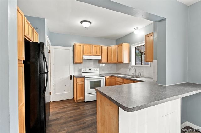 2624 Porter Road, Niagara Falls, NY 14305