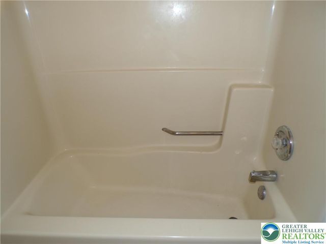 302 Windsor Place 302, Macungie Boro, PA 18062