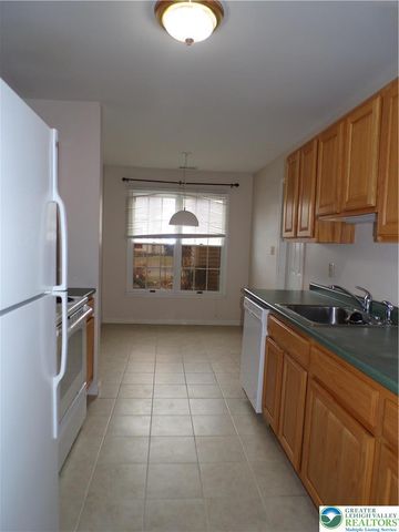 302 Windsor Place 302, Macungie Boro, PA 18062