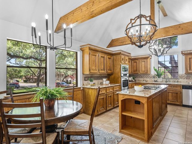 8512 Phoenix Avenue, Selma, TX 78154