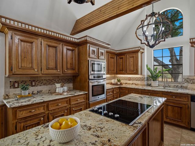 8512 Phoenix Avenue, Selma, TX 78154