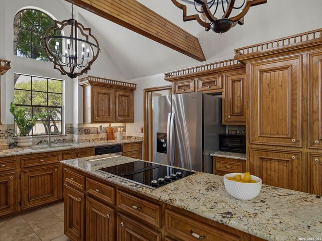 8512 Phoenix Avenue, Selma, TX 78154