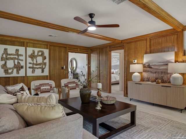 8512 Phoenix Avenue, Selma, TX 78154