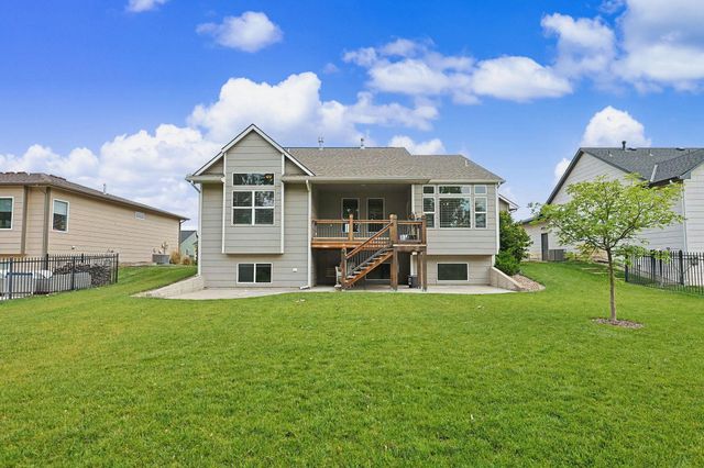 3817 N Estancia, Wichita, KS 67205