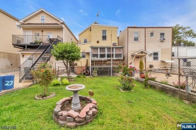 29 Kossuth Street, Newark, NJ 07105