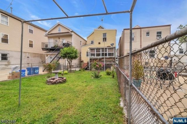 29 Kossuth Street, Newark, NJ 07105