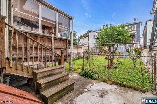 29 Kossuth Street, Newark, NJ 07105