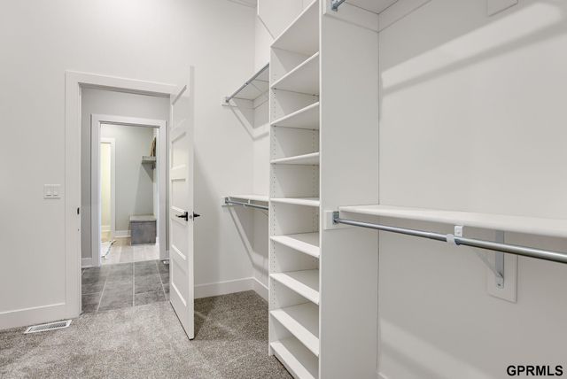 21057 Howe Street, Omaha, NE 68022