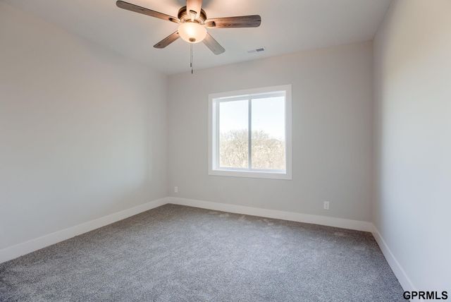 21057 Howe Street, Omaha, NE 68022