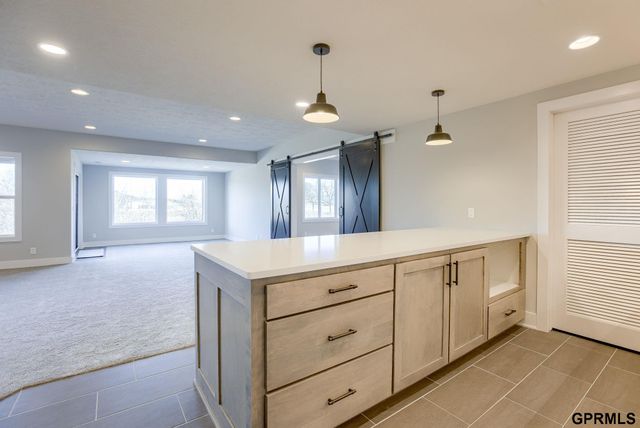 21057 Howe Street, Omaha, NE 68022