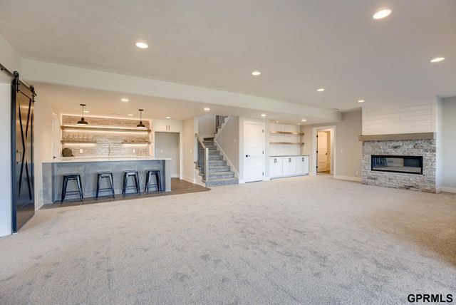 21057 Howe Street, Omaha, NE 68022