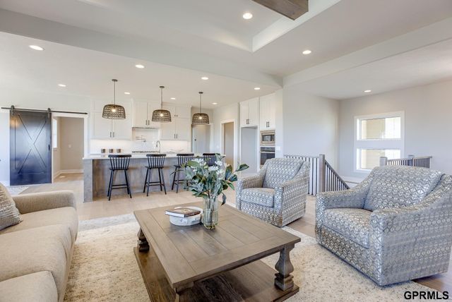 21057 Howe Street, Omaha, NE 68022