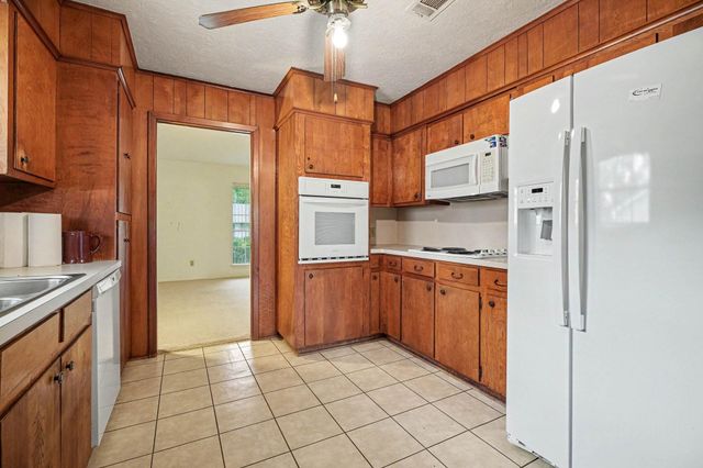 2208 Wyoming Street, Baytown, TX 77520