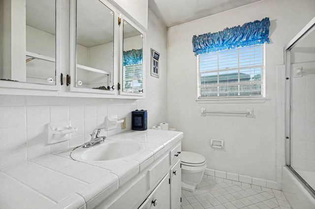 2208 Wyoming Street, Baytown, TX 77520