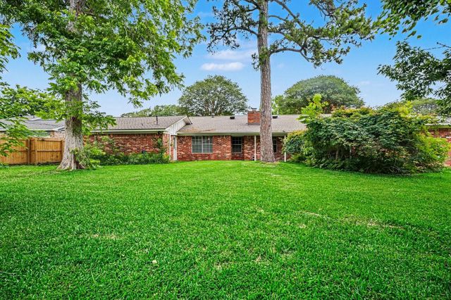 2208 Wyoming Street, Baytown, TX 77520
