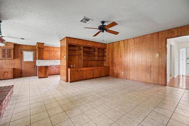 2208 Wyoming Street, Baytown, TX 77520