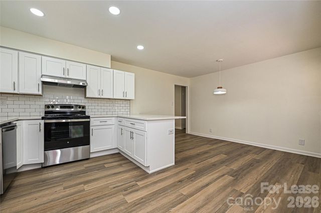 5121 Farm Pond Lane, Charlotte, NC 28212