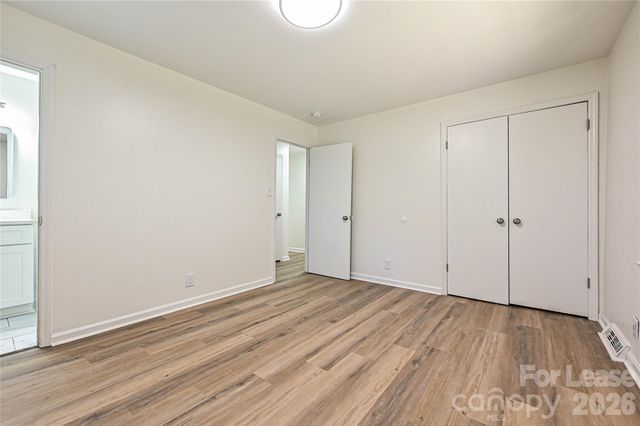 5121 Farm Pond Lane, Charlotte, NC 28212