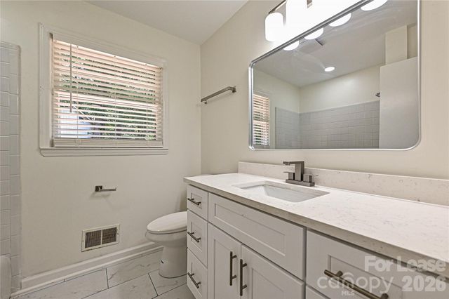 5121 Farm Pond Lane, Charlotte, NC 28212