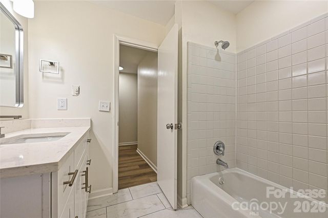 5121 Farm Pond Lane, Charlotte, NC 28212