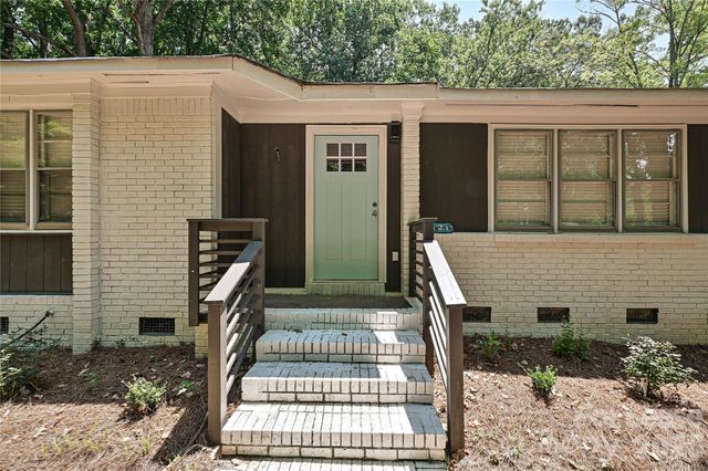 5121 Farm Pond Lane, Charlotte, NC 28212