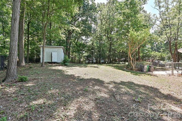 5121 Farm Pond Lane, Charlotte, NC 28212