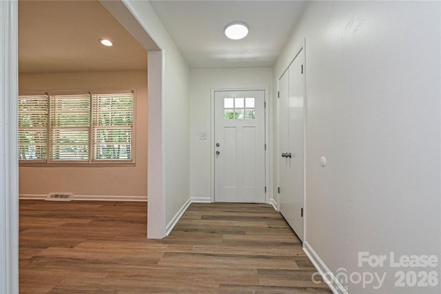 5121 Farm Pond Lane, Charlotte, NC 28212