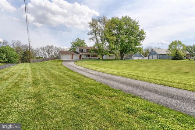 810 CREEK ROAD, Carlisle, PA 17015