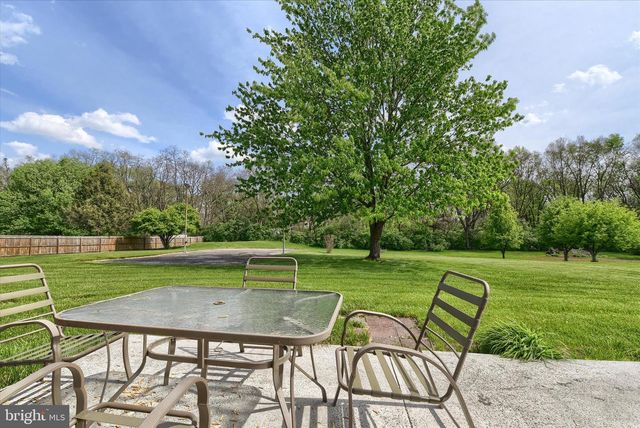 810 CREEK ROAD, Carlisle, PA 17015