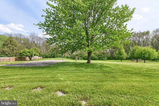 810 CREEK ROAD, Carlisle, PA 17015