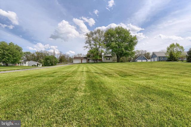 810 CREEK ROAD, Carlisle, PA 17015