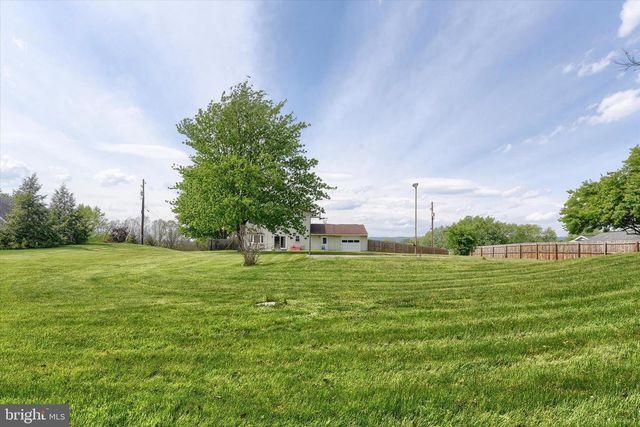 810 CREEK ROAD, Carlisle, PA 17015