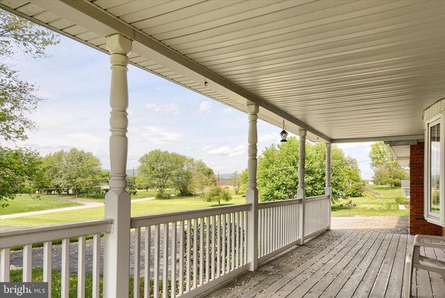 810 CREEK ROAD, Carlisle, PA 17015