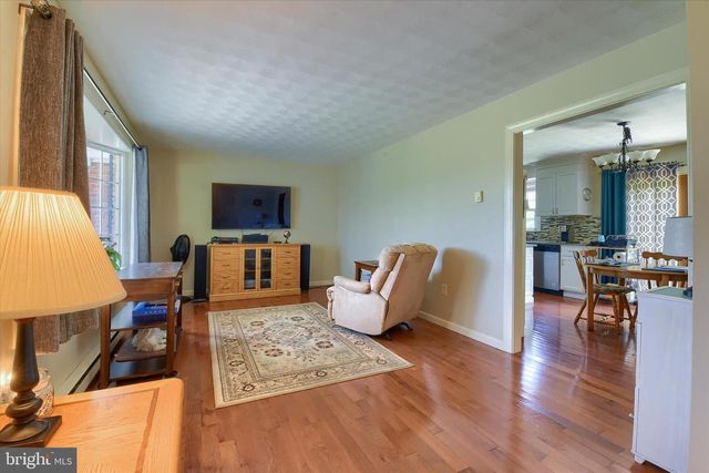 810 CREEK ROAD, Carlisle, PA 17015