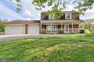 810 CREEK ROAD, Carlisle, PA 17015