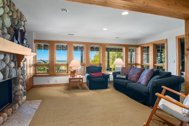 5196 MacKenzie Drive, Milton Twp, MI 49648