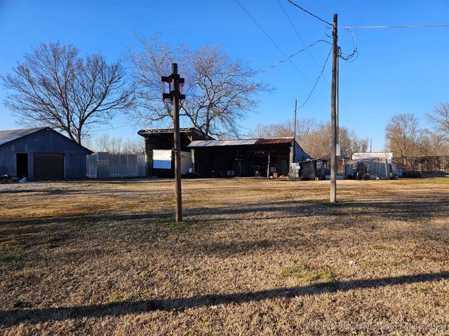 121 Rural Route 1, Delaware, OK 74027