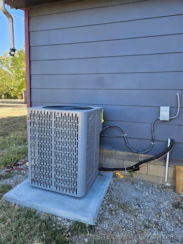 121 Rural Route 1, Delaware, OK 74027