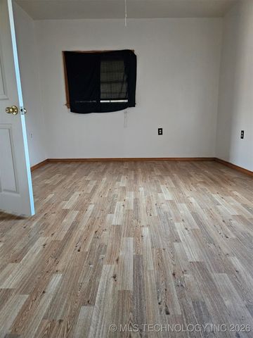 121 Rural Route 1, Delaware, OK 74027