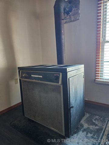 121 Rural Route 1, Delaware, OK 74027