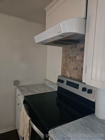 121 Rural Route 1, Delaware, OK 74027