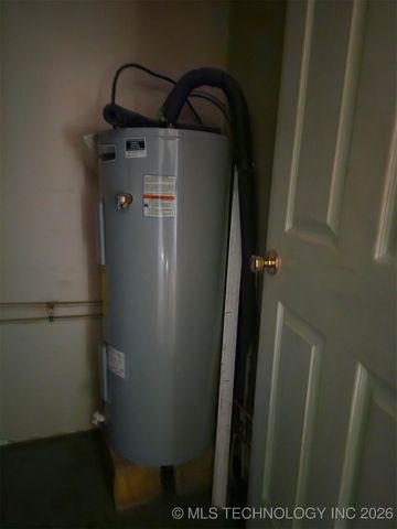 121 Rural Route 1, Delaware, OK 74027