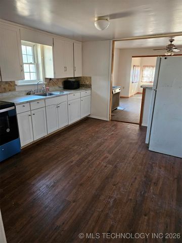 121 Rural Route 1, Delaware, OK 74027