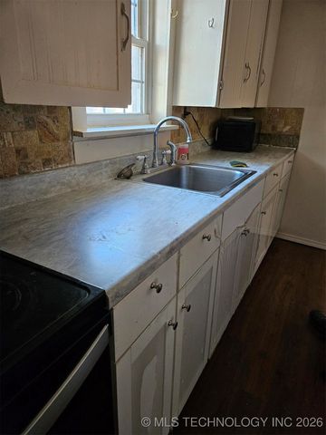 121 Rural Route 1, Delaware, OK 74027