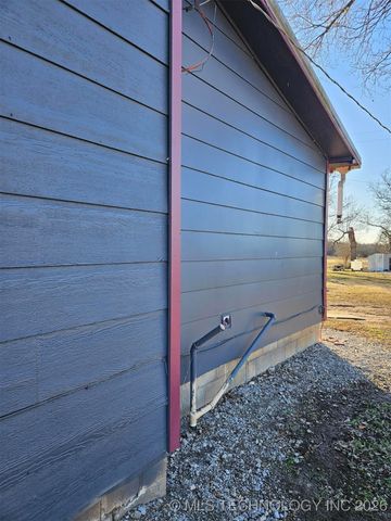 121 Rural Route 1, Delaware, OK 74027