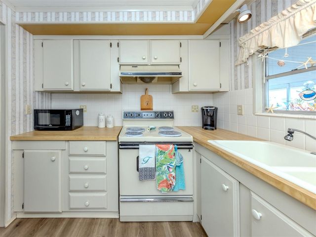 528 TAMPICO DRIVE, North Port, FL 34287