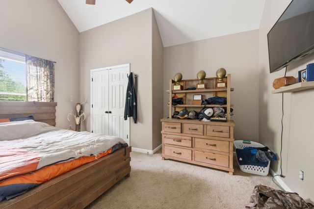 1091 Garton Rd, Burns, TN 37029