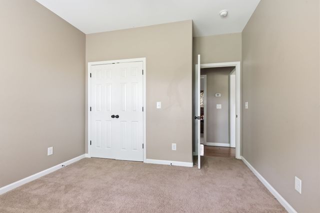 1091 Garton Rd, Burns, TN 37029