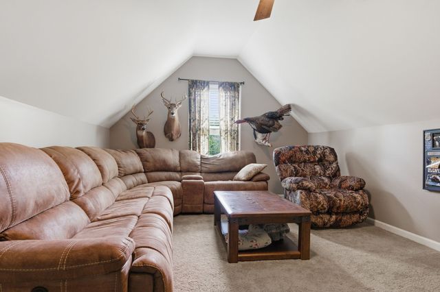1091 Garton Rd, Burns, TN 37029
